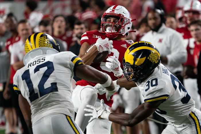 Samori Toure catch vs Michigan 2021 3Q USATSI_16927470